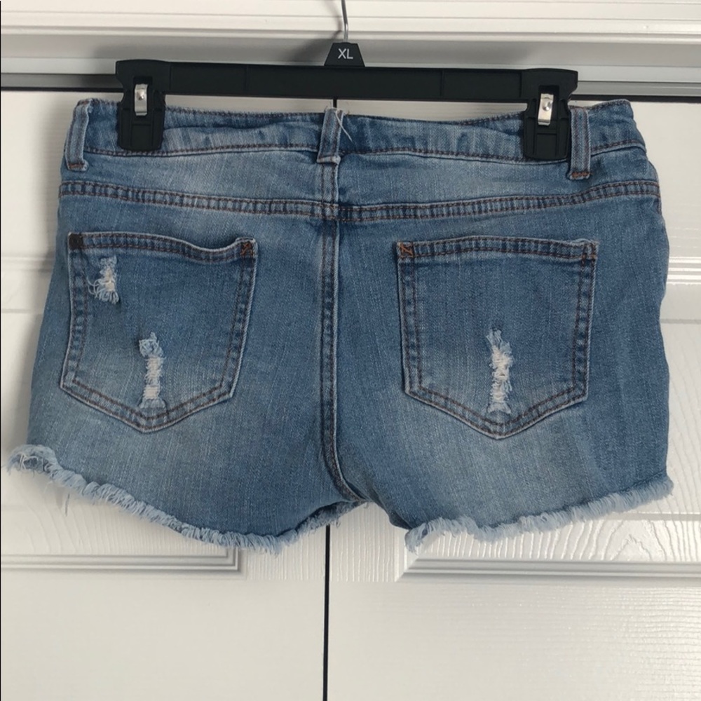 Shorts - Picture 2 of 3